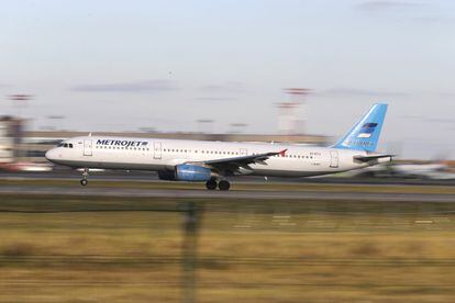 Fotografia de l'avió sinistrat a la pista de l'aeroport internacional de Domodédovo a Moscou, el 20 d'octubre del 2015.