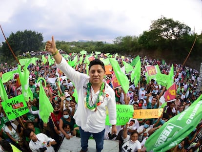 Ricardo Gallardo Cardona, candidato del Partido Verde al Gobierno de San Luis Potosí, en un acto de campaña en mayo.