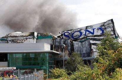 Estado en el que han quedado los almacenes de Sony en la zona londinense de Enfield