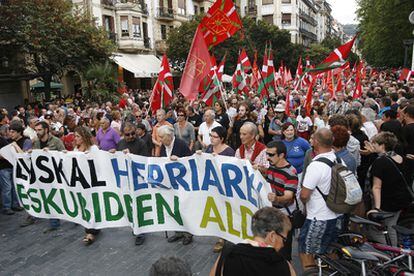 Cabeza de la manifestación <b><i>abertzale</b></i> que se celebró ayer en San Sebastián.