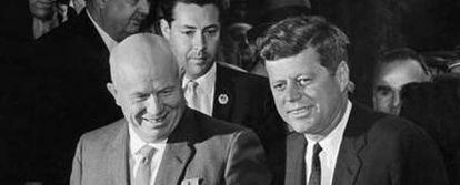 John Fitzgerald Kennedy y Nikita Kruschev, durante su encuentro en Viena en junio de 1961.