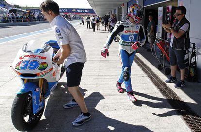 El piloto español de Moto 2 Luis Salom, del equipo Pons HP 40, durante la jornada de clasificación del Gran Premio de España.