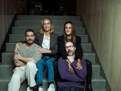 Raúl Tejón, Kira Miró, Raquel Guerrero y Fele Martínez, el martes en las oficinas de Netflix en Madrid.