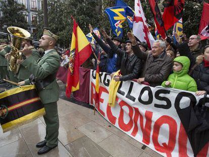 Un grupo de ultraderecha, durante la celebraci&oacute;n de la Toma de Granada.