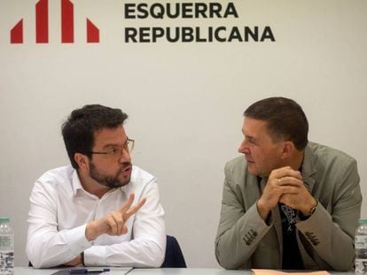 El vicepresidente de la Generalitat, Pere Aragonès, y el coordinador general de Bildu, Arnaldo Otegi.