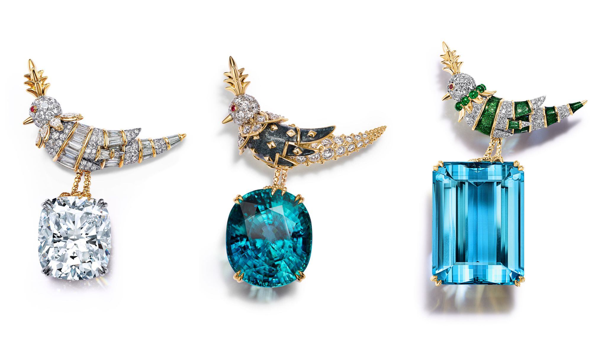 Tres de las piezas de la colección cápsula de Tiffany 'Rainbow Bird on a Rock', que reinterpreta los broches diseñados por Jean Schlumberger.