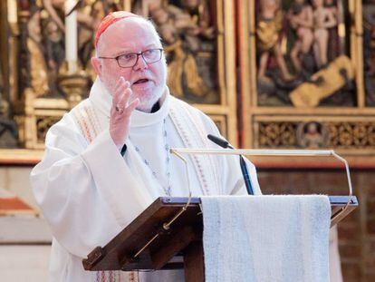 El cardenal Reinhard Marx, durante un servicio ecuménico en Hannover, en mayo.