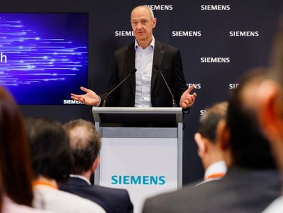 El primer ejecutivo de Siemens, Roland Busch, este jueves en Singapur.