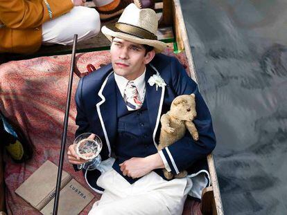 Sebastian Flyte y su &#039;teddy bear&#039; Aloysius en la versi&oacute;n cinematogr&aacute;fica de &#039;Retorno a Brideshead&#039;.