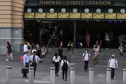 Viandantes en la estación Flinders Street en Melbourne el 4 de febrero.