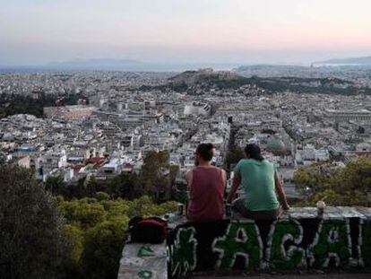 Atenas recupera las riendas de su economía, pero lastrada por una deuda del 180% del PIB
