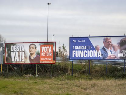 Carteles electorales de los candidatos del PSdeG, José Ramón Gómez Besteiro, y del PP, Alfonso Rueda, este lunes en Ourense.