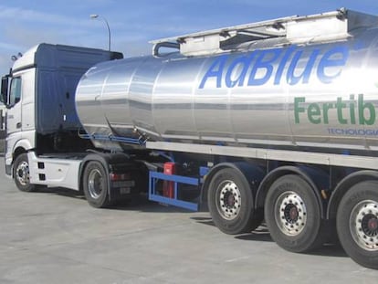 Cisterna de AdBlue de la compa&ntilde;&iacute;a Fertiberia.