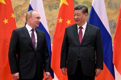 Los presidentes ruso, Vladímir Putin, y chino, Xi Jinping, durante una reunión bilateral en Pekín el 4 de febrero.
