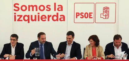 Pedro Sánchez preside la reunión de la ejecutiva federal del PSOE.