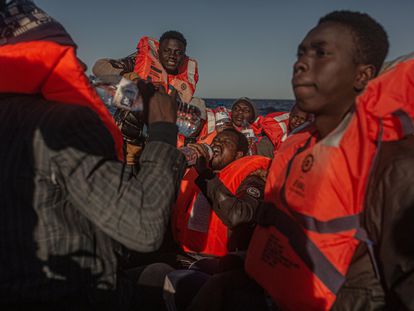 Rescate de migrantes procedentes de Gambia.