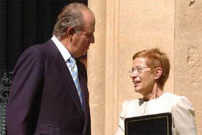 El Rey recibe en el palacio de Marivent a la presidenta del Parlamento gallego, Dolores Villarino.