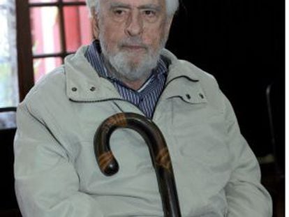 Gerardo Deniz, poeta y traductor.