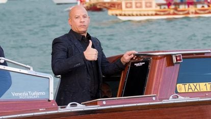 El actor Vin Diesel llega a un desfile de Dolce & Gabbana en Venecia, Italia, en agosto de 2021.