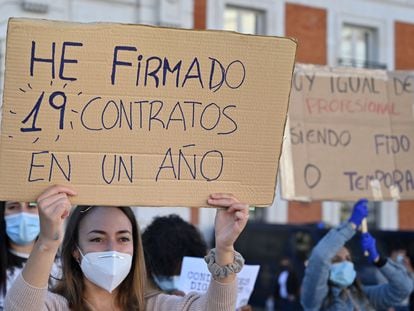 Protesta de sanitarios en la Puerta del Sol de Madrid para protestar por el estado del servicio de salud.