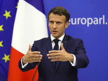 Emmanuel Macron, presidente de Francia, tras el acto de clausura de la conferencia sobre el futuro de Europa celebrada este lunes en Estrasburgo.