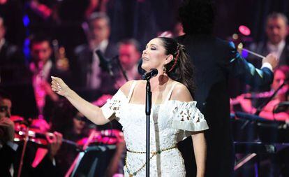 Isabel Pantoja cantando en febrero de 2018.