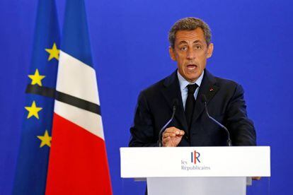 El expresidente conservador Nicolas Sarkozy, tras el ataque yihadista a una iglesia en Normandía.