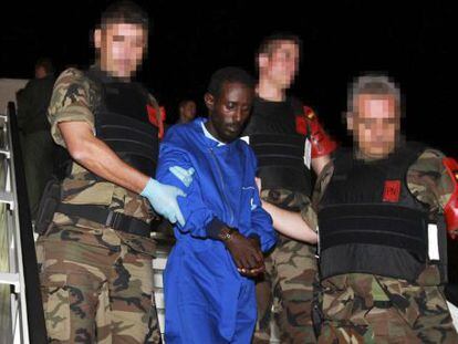 Foto facilitada por Defensa de uno de los piratas llegados esta noche a Madrid.
