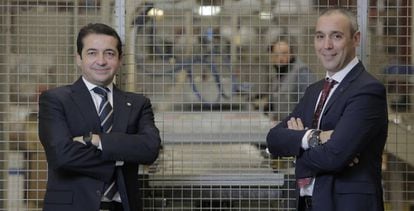 Gin&eacute;s Padilla, fundador y gerente de Puertas Padilla (izquierda), y Fernando S&aacute;nchez, director comercial de exportaci&oacute;n.