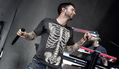 Adam Levine, cantante de Maroon 5, durante el concierto.