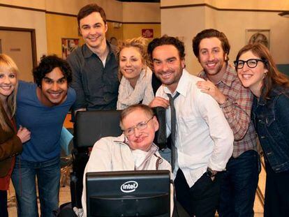 Los actores de 'The Big Bang Theory', con Stephen Hawking.