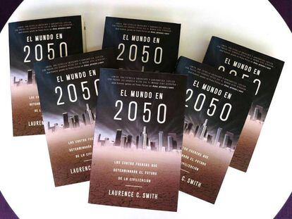 Imagen de varios libros &#039;El mundo en 2050&#039;, de Laurence C. Smith.