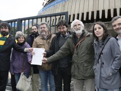 Colectivos sociales junto con Podemos y la FRAVM presentan un recurso contra la Ley de suelo de Madrid en el Tribunal Constitucional.