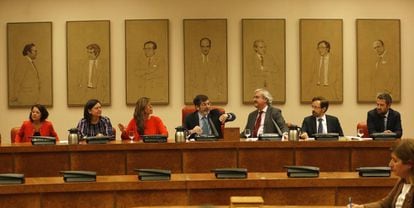 Sesión de constitución de la Comisión para la Evaluación y Modernización del Estado Autonómico.
