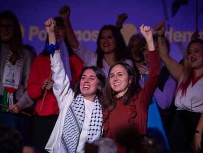 Desde la izquierda, Irene Montero, exministra de Igualdad, y Ione Belarra, secretaria general de Podemos y exministra de Derechos Sociales, durante un acto del partido celebrado este sábado en Madrid.