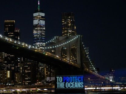 Acción de Greenpeace en Nueva York para pedir que se finalice en la ONU el acuerdo para la protección de los océanos, el pasado 14 de agosto.