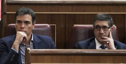 Pedro Sánchez y Patxi López, en octubre pasado.