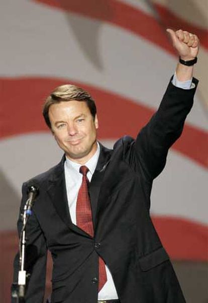 Desde el cuartel general de los demócratas, en Boston, John Edwards ha asegurado que su partido "luchará por cada voto".