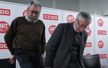El líder de UGT, cándido Méndez, a la izquierda, junto al secretario general de CC OO, Ignacio Fernández Toxo.