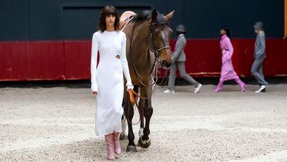 La estética ecuestre (caballo incluido) protagoniza la nueva colección de Longchamp