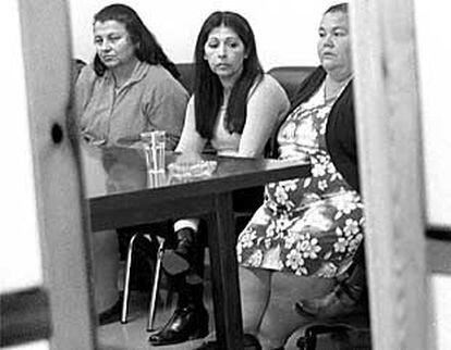 Tres de las madres que se encerraron el 15 de enero en la sede de una ONG para pedir la custodia de sus hijos.