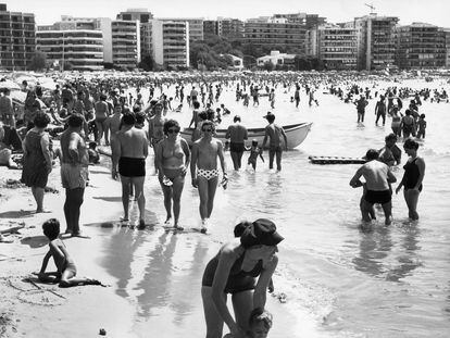 Turistes a Salou, 1975.