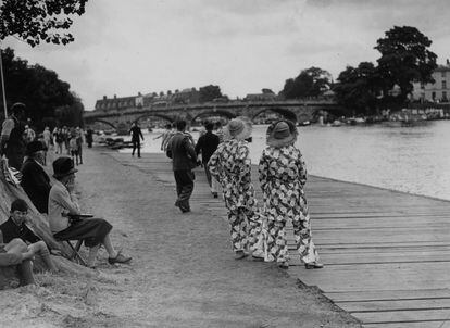 Mujeres en pijama de playa en una imagen de 1931