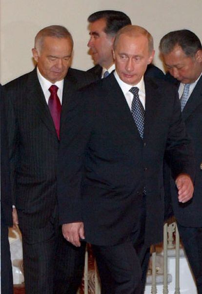 Putin, junto a presidentes de Asia Central, ayer en San Petersburgo.