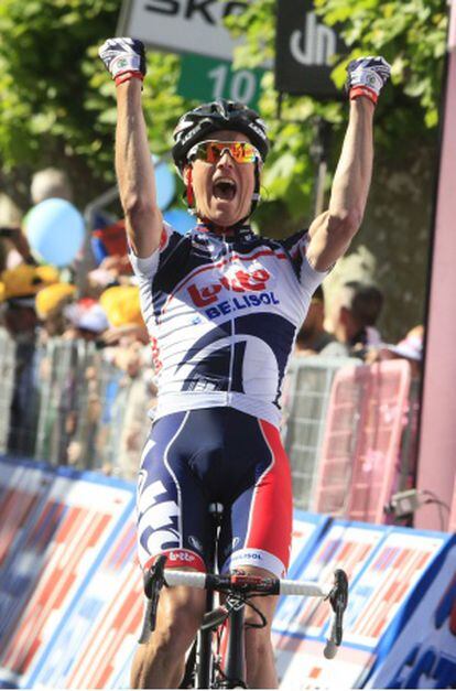 Lars Bak celebra la victoria en la 12ª etapa del Giro