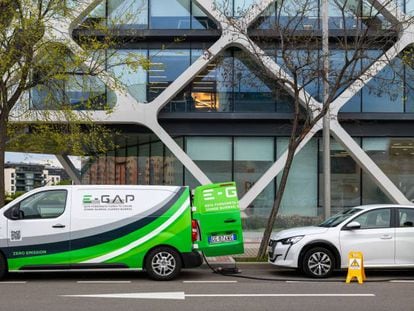 Una furgoneta de recarga de vehículos eléctricos de la compañía E-Gap.