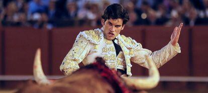 El diestro José Garrido, en la plaza de toros de la Maestranza de Sevilla.