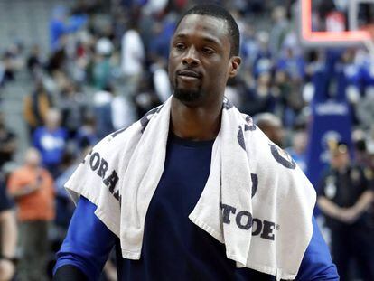 Harrison Barnes, deja la cancha tras ser traspasado.