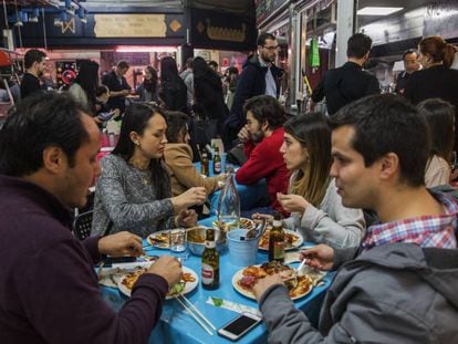 Comensales en un restaurante de Madrid.