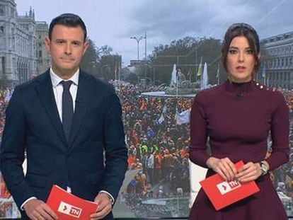 Carmen Estañ y Pedro J. Rabadán, presentadores de Telemadrid.